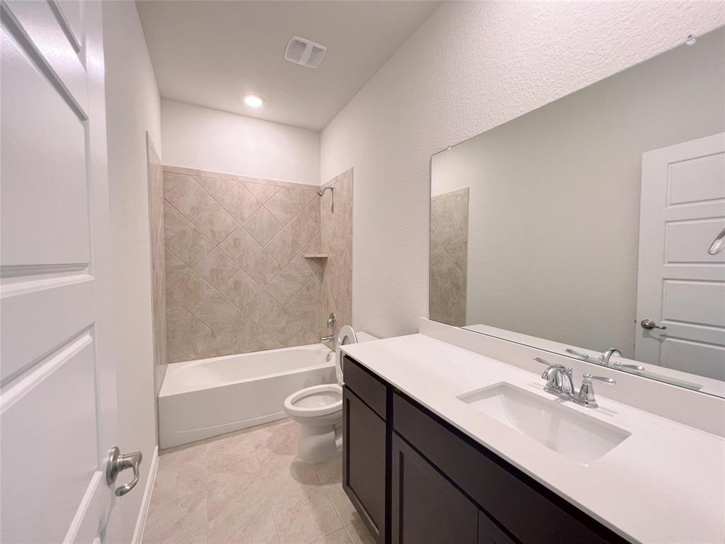 HOMEPLACE AT THE COLUMNS - Residential Lease