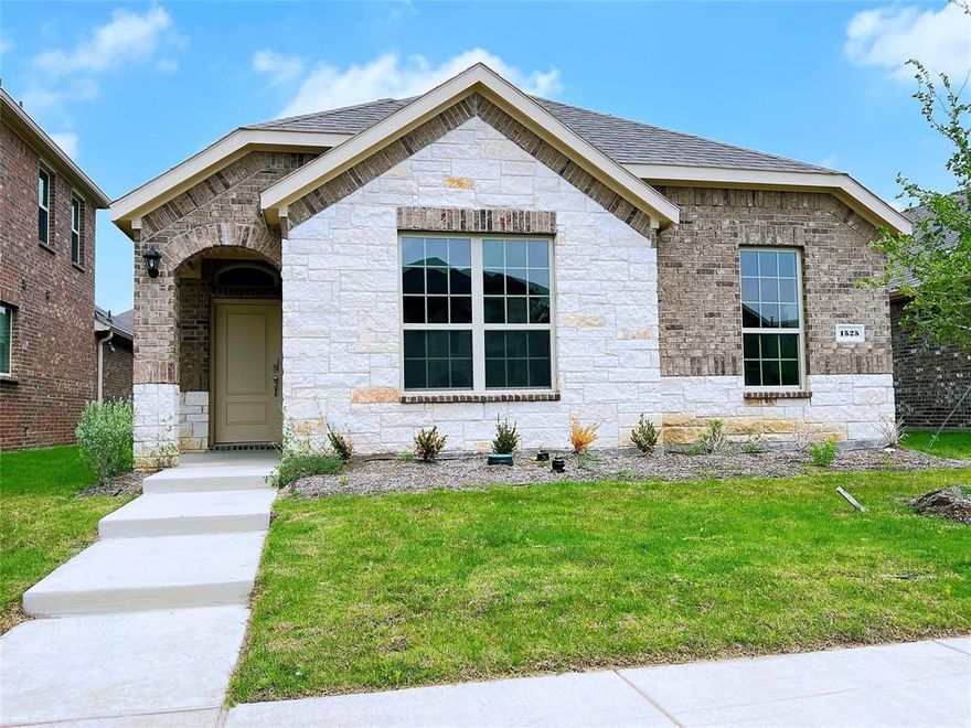 Moving Ready Beautiful One story Home in this wonderful neighborhood with Private Pool and Park Amenities. 
Excellent location. You can reach out dallas pkwy in 1 min. 
Open concept living and kitchen create a spacious feel with tons of upgrades including GRANITE and luxury vinyl. 
Beautiful kitchen offers cabinets, SS appliances, gas cooktop, plenty of storage, and nice sized pantry. 
The owners' suite has dual sinks, separate shower, garden tub, and walk in closet.