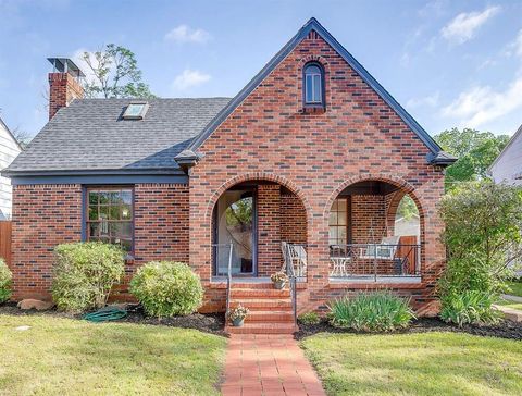 Photo of 4328 Lovell Avenue, Fort Worth, TX 76107 (MLS # 21244641)