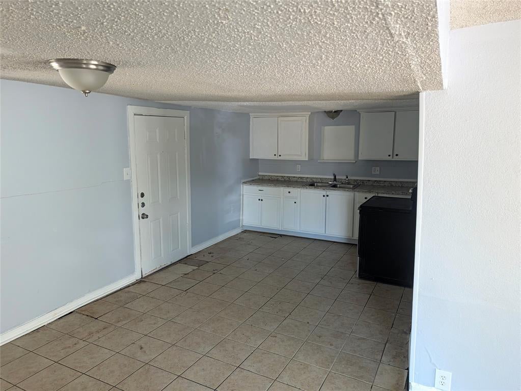 4212 knoll Drive