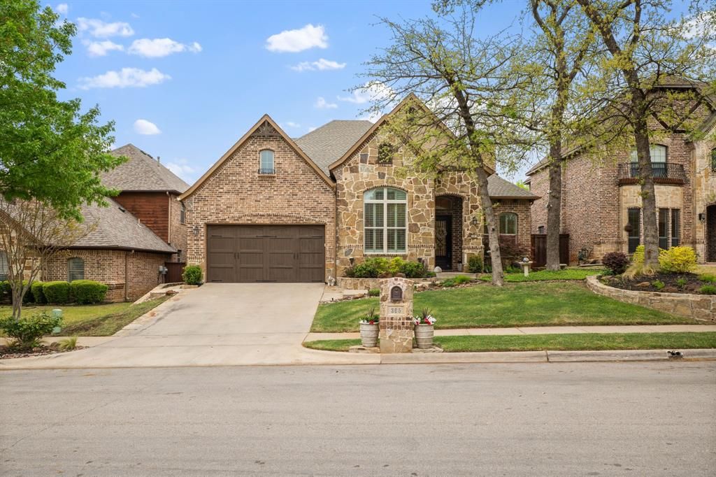 Photo of 305 Matthew Avenue, Denton, TX 76210 (MLS # 21245982)