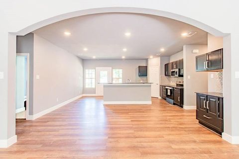 Photo of 212 Navajo Trail, West Tawakoni, TX 75474 (MLS # 21011756)