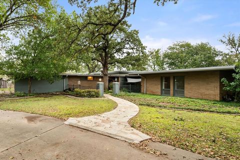 Tiny photo for 5321 Timberwilde Circle, Fort Worth, TX 76112 (MLS # 21100253)