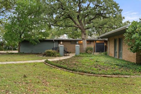 Tiny photo for 5321 Timberwilde Circle, Fort Worth, TX 76112 (MLS # 21100253)