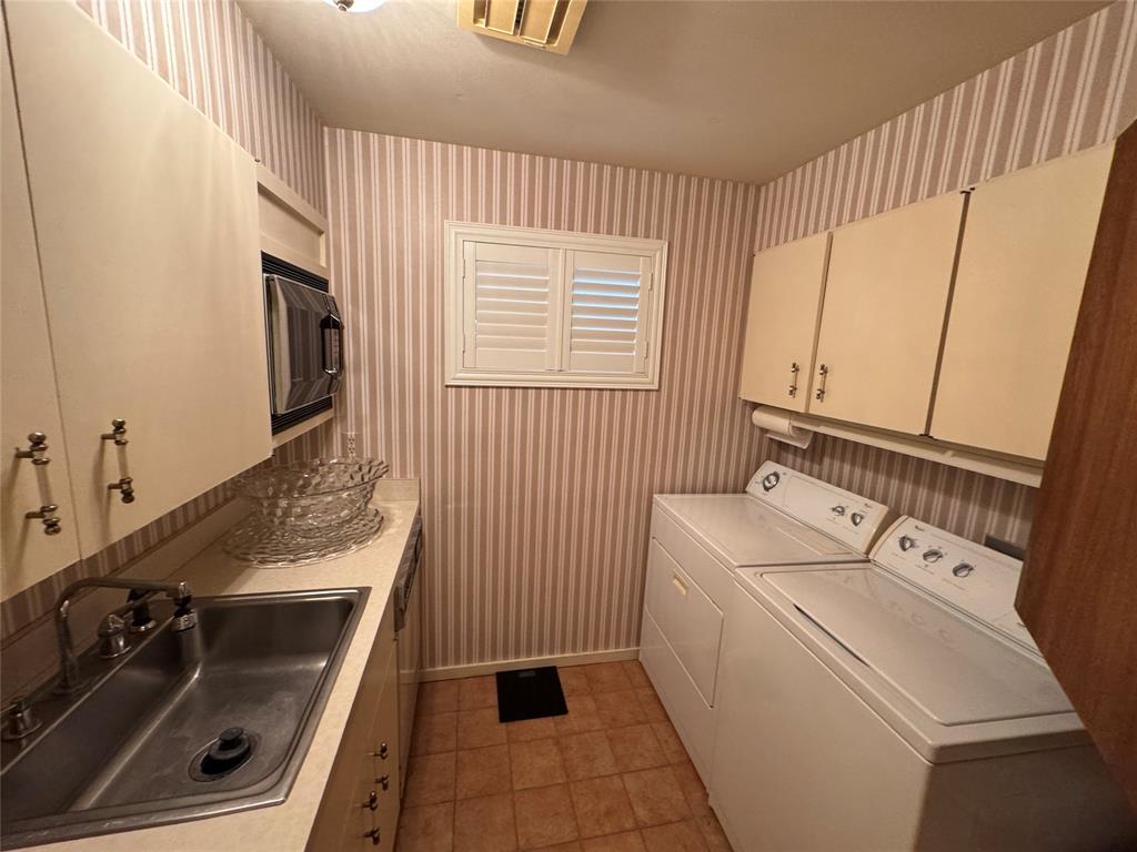 1.517 Acres more or less, Block 3421, T.E.&L. Co. - Residential