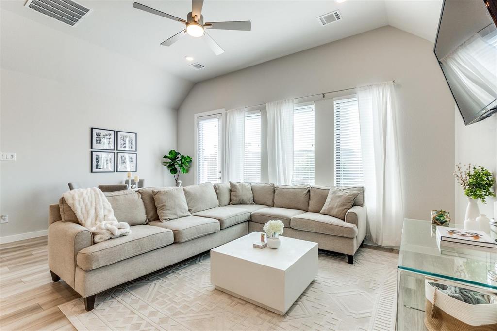 Fort Worth Ave Twnhms - Residential Lease