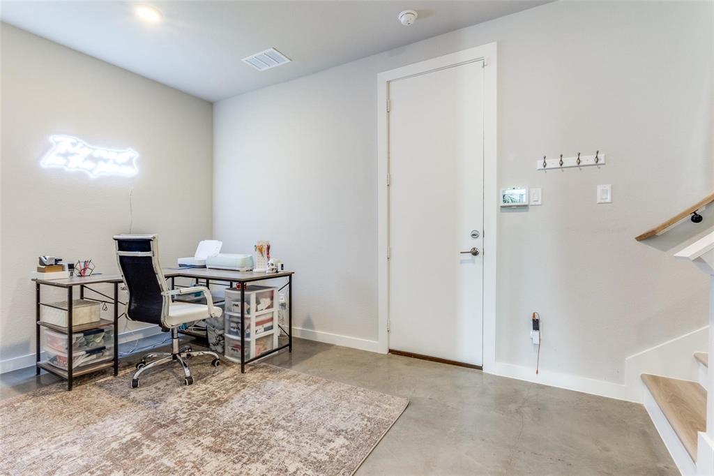 Fort Worth Ave Twnhms - Residential Lease