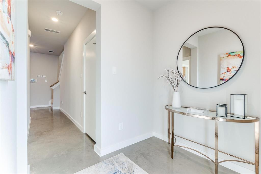 Fort Worth Ave Twnhms - Residential Lease