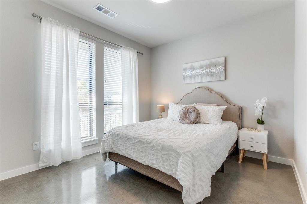 Fort Worth Ave Twnhms - Residential Lease