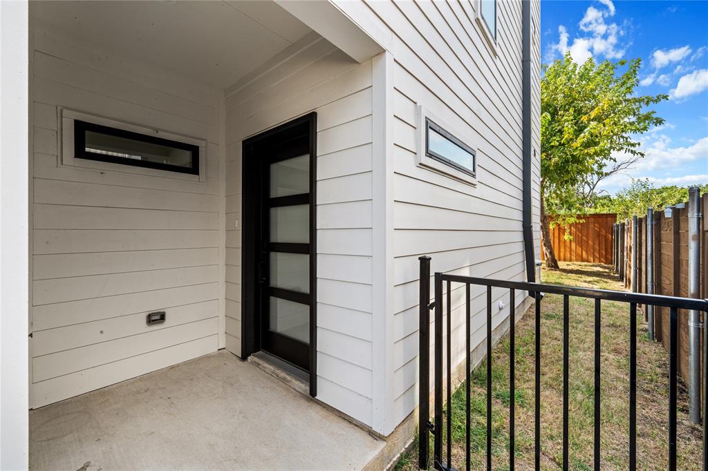 1021 Mobile Street