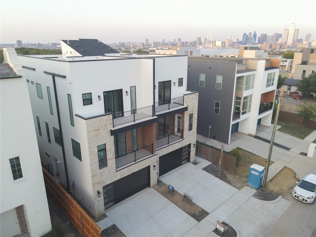 1021 Mobile Street