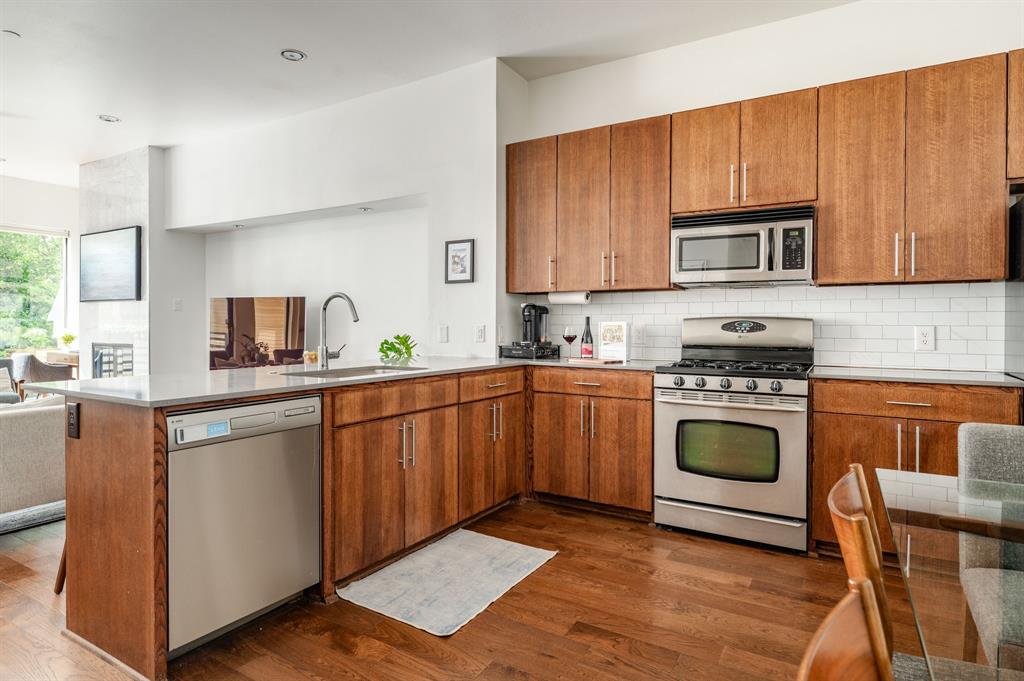 Thirty9thirty Condos - Residential