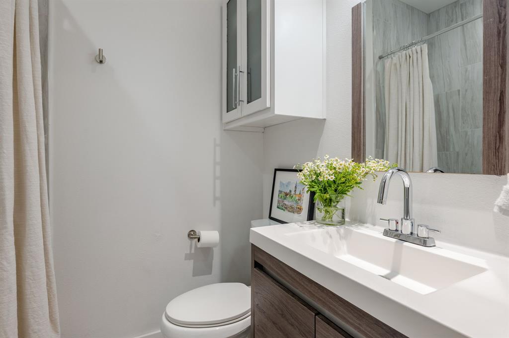 Thirty9thirty Condos - Residential