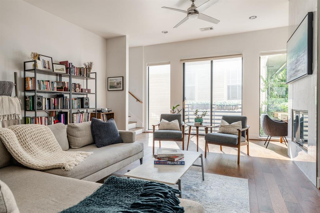 3930 Bowser Avenue 11