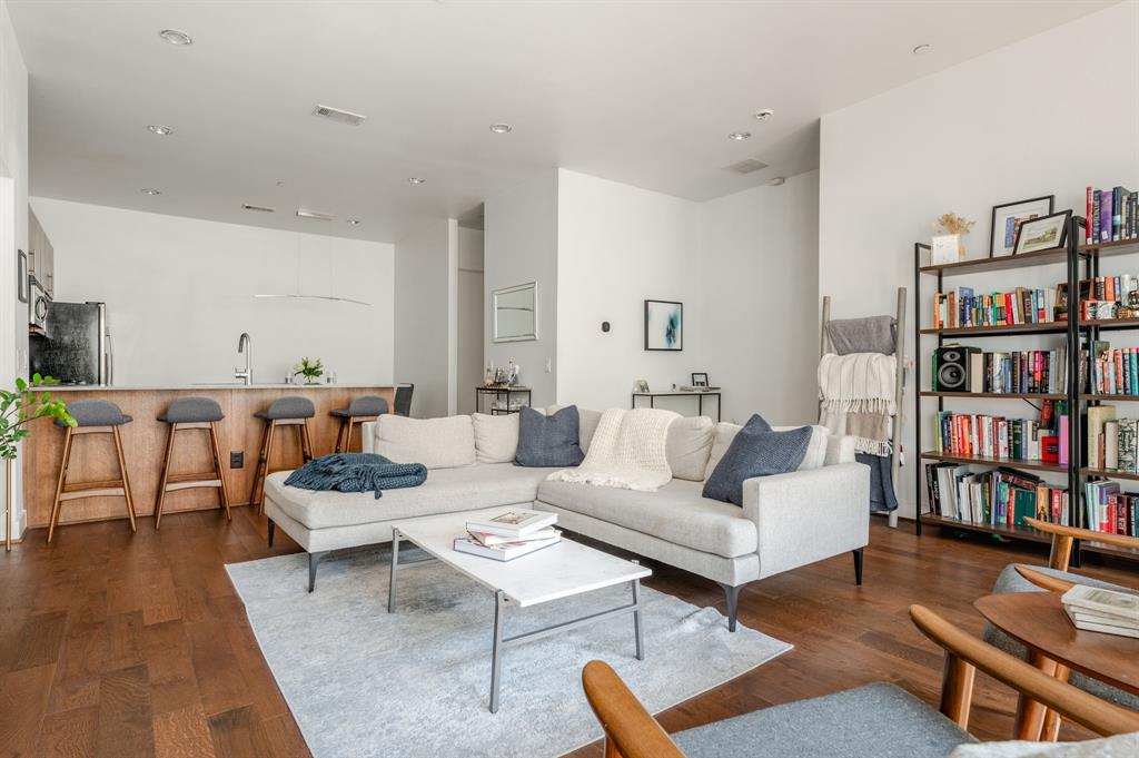 Thirty9thirty Condos - Residential