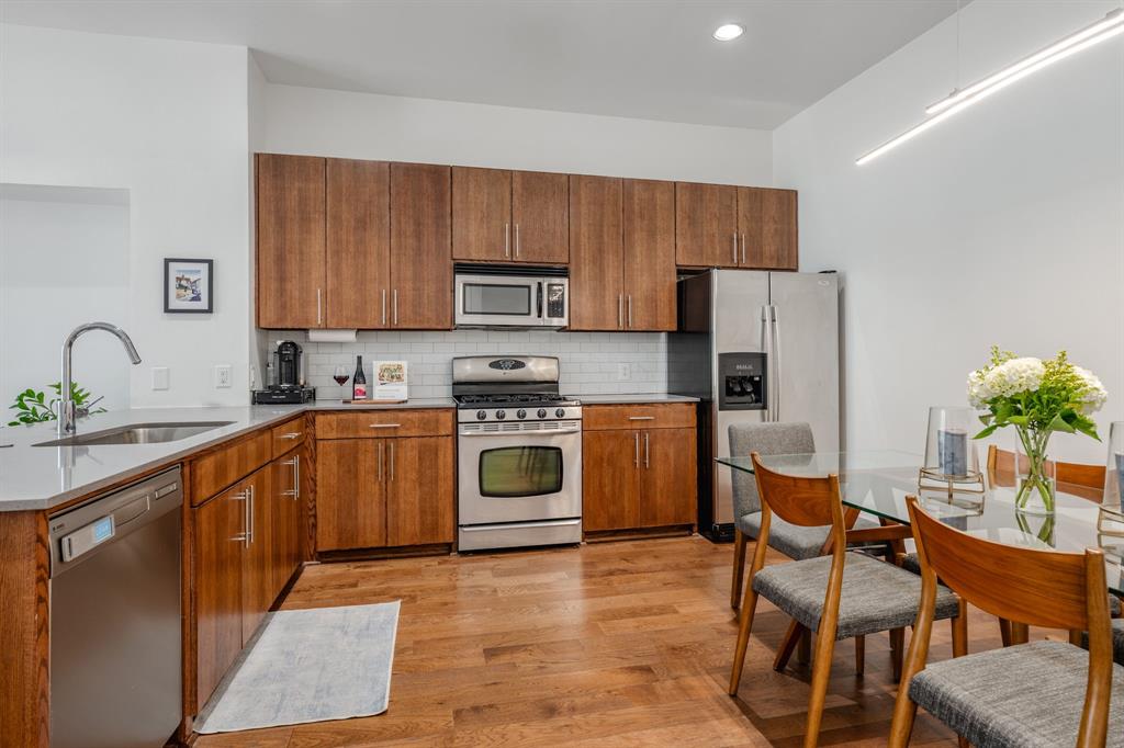 Thirty9thirty Condos - Residential