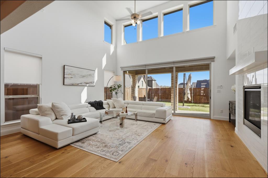 Castle Hills Ph 10c - Residential