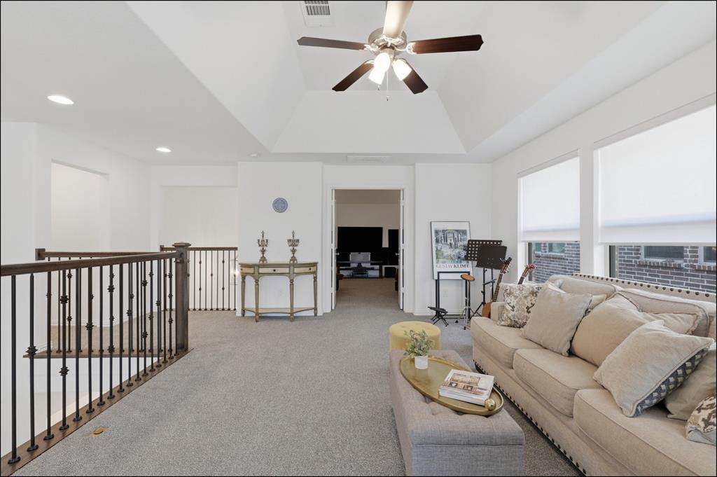 Castle Hills Ph 10c - Residential