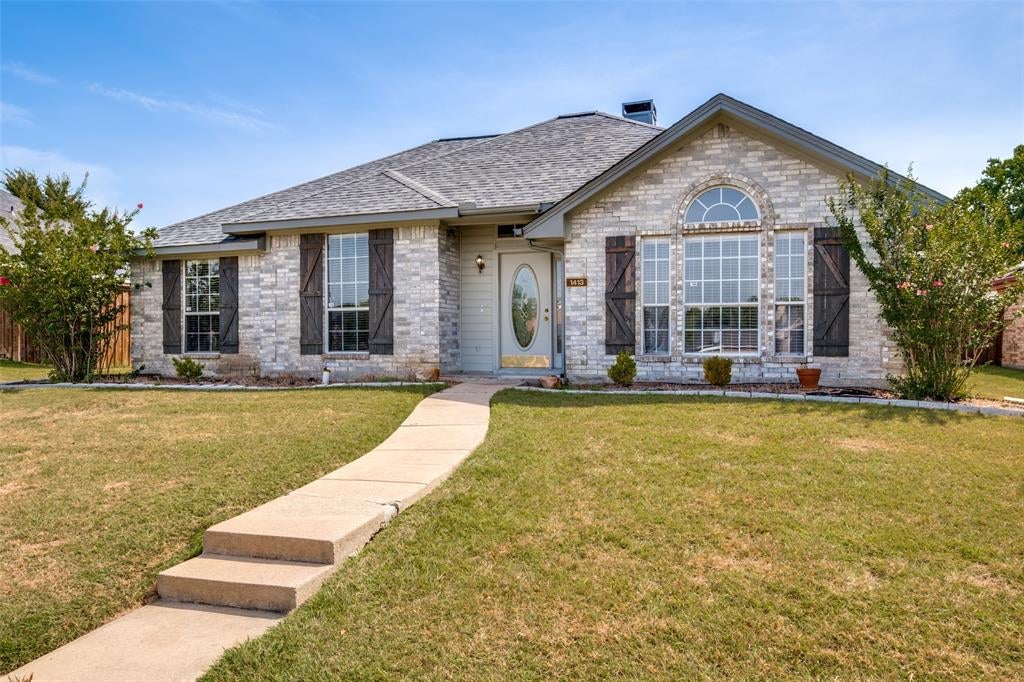 Photo of 1413 Wesley Drive, Mesquite, TX 75149 (MLS # 21344872)