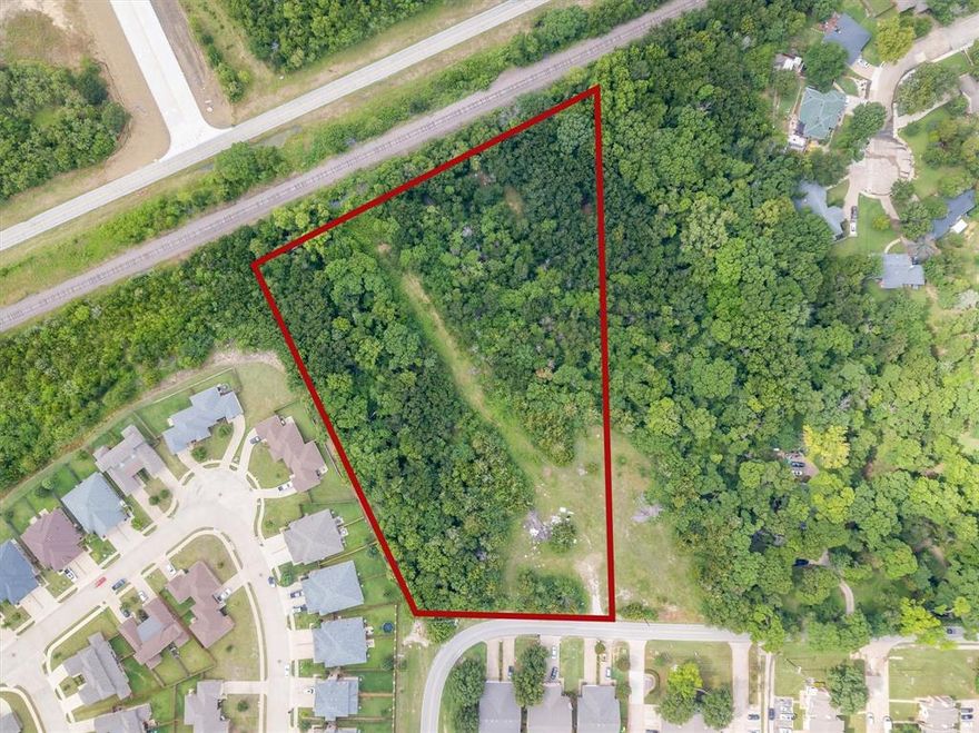 This 9.2-acre site is zoned for up to 18 units per acre, allowing for substantial unit density to support a scalable multifamily development. Located in the fast-growing city of Midlothian, the property offers a strong combination of zoning flexibility, market demand, and logistical access.

Positioned within minutes of Midlothian’s Downtown Square and with direct access to US Highway 67 and 287, the site offers efficient connectivity to the DFW Metroplex. Dallas is approximately 30 minutes away, making this location attractive for renters seeking suburban living with access to urban employment centers, vibrant dining, nightlife, and cultural amenities of Dallas.

The terrain is gently sloped, creating the potential for upper-story units with unobstructed views—an added value proposition for future tenants. Midlothian is served by a highly rated school district, and the area continues to attract a mix of young professionals, families, and downsizers.

This parcel represents a practical, high-upside investment in one of North Texas’ most active residential growth corridors. Ideal for developers targeting suburban multifamily demand with proximity to major employment and infrastructure.