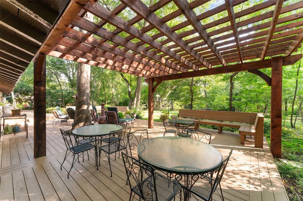 1110 Green Valley