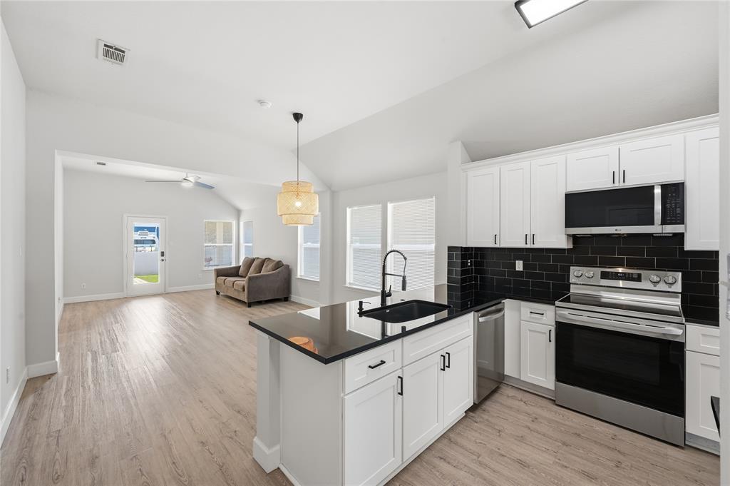 Providence Village, Texas 76227, United States, 3 Bedrooms Bedrooms, ,2 BathroomsBathrooms,Residential,Active,236953