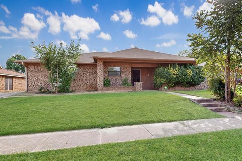 2420 Dalewood Lane Bedford TX 76022