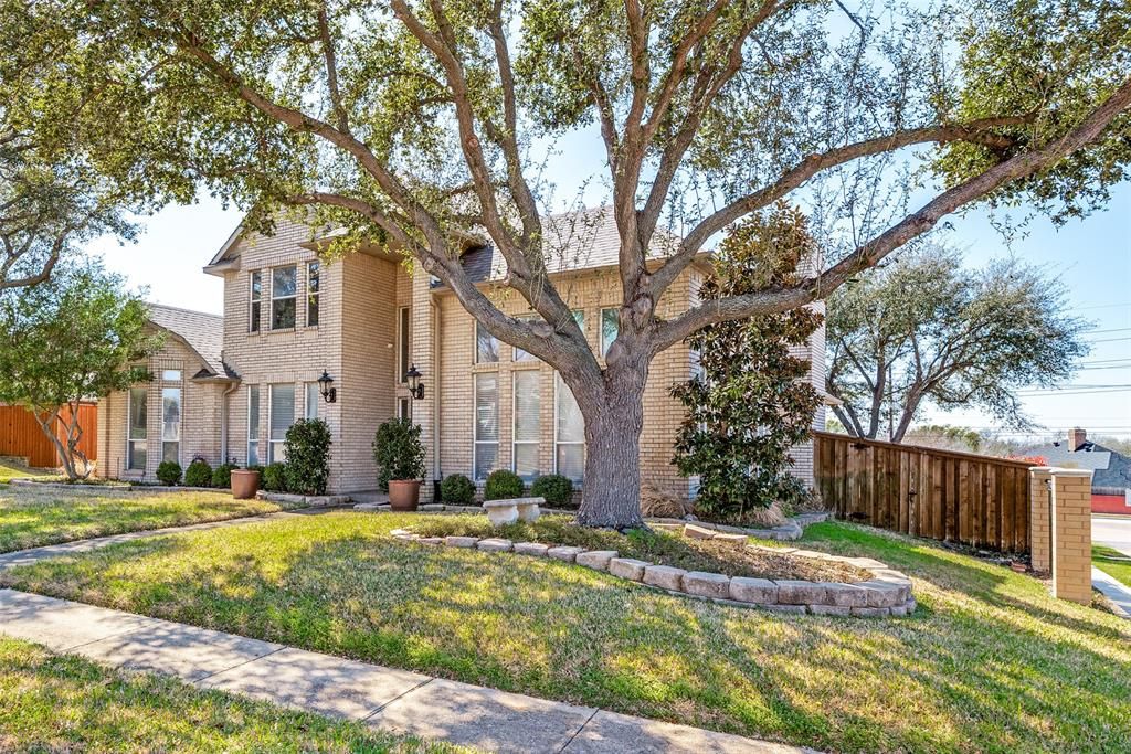 Photo of 3807 Keystone Court, Carrollton, TX 75007 (MLS # 21208403)