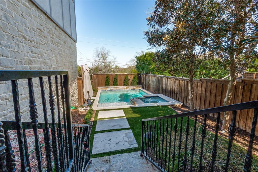 White Rock Highlands - Residential