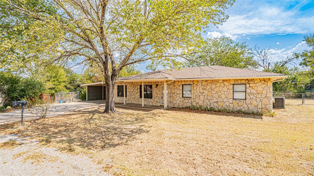 302 Yucca Court
