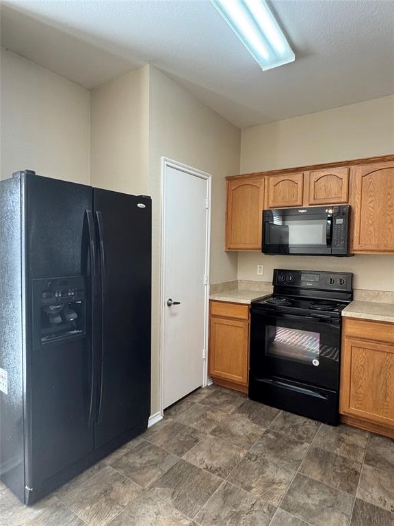 Villages Of Falcon S Lair Ph I - Residential Lease