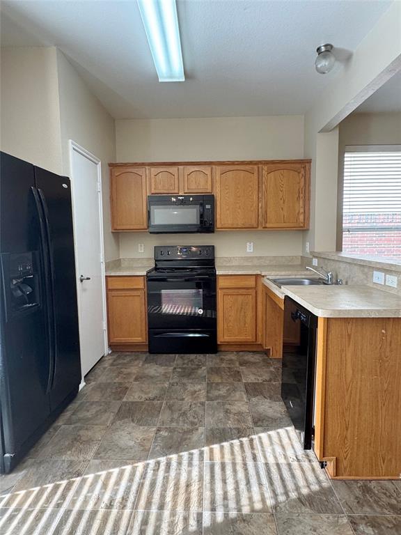 Villages Of Falcon S Lair Ph I - Residential Lease