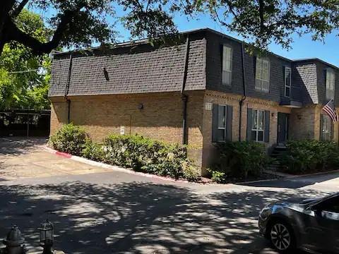 Les Chateaux Condo - Residential