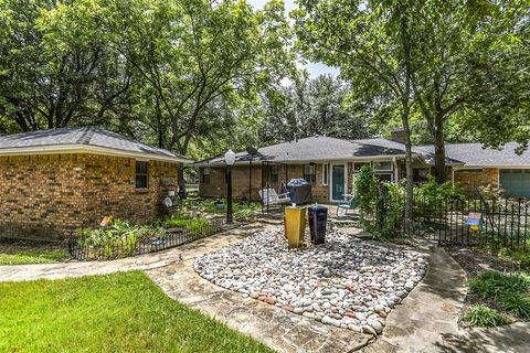 A home in Waxahachie