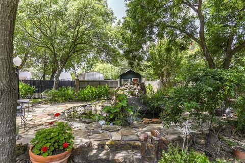 A home in Waxahachie