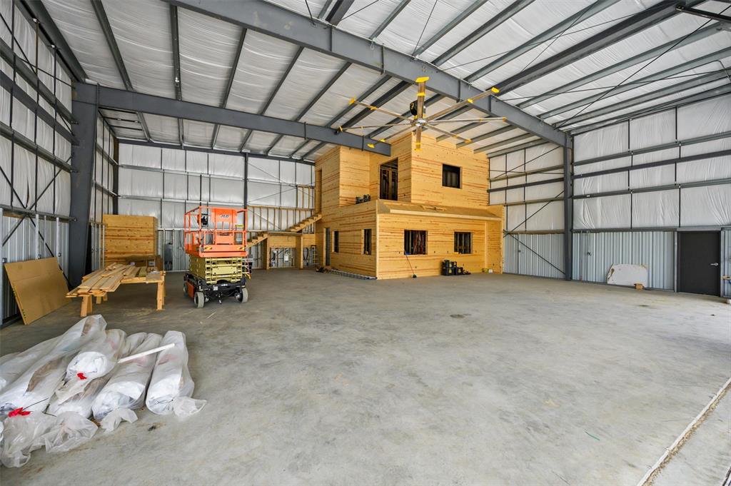 Aero Country East - Land