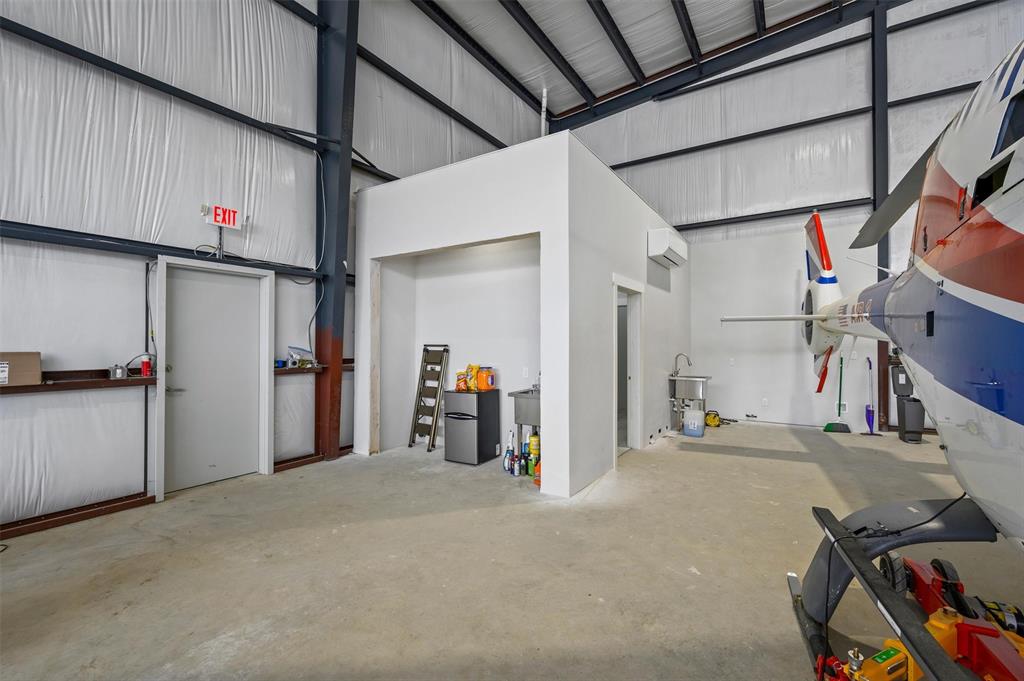 Aero Country East - Land