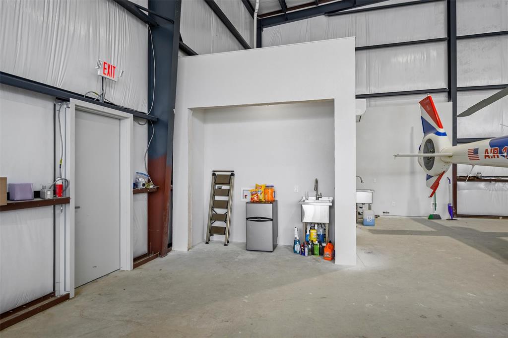 Aero Country East - Land