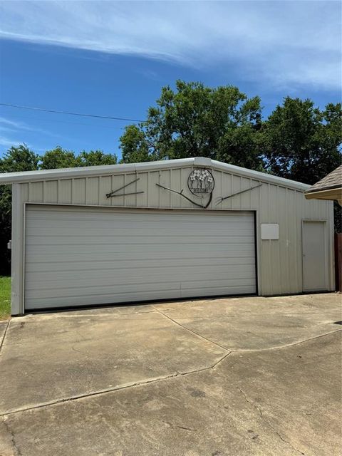 A home in Mexia