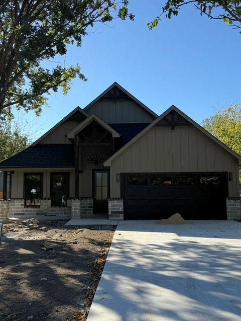 Photo of 3707 N Elm, Fort Worth, TX 76106 (MLS # 21094199)