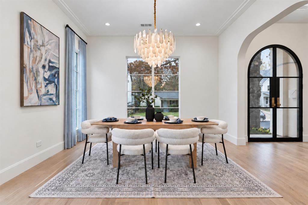 7327 Casa Loma Avenue