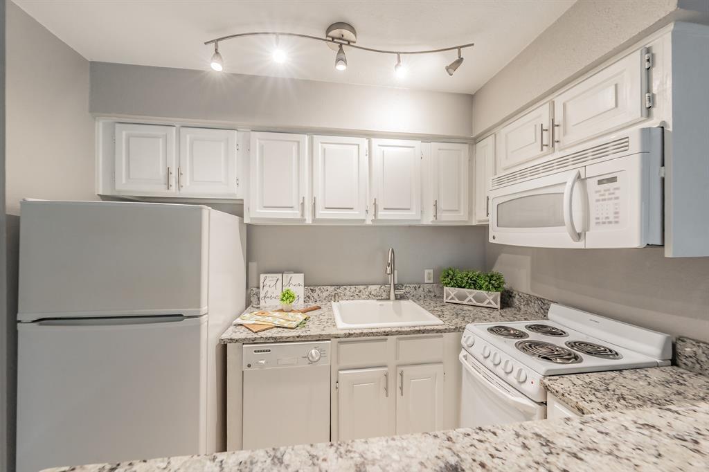 Arlington Oaks Condo - Residential