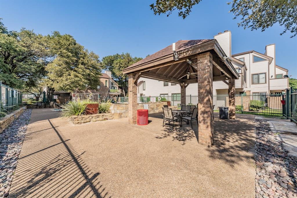 Arlington Oaks Condo - Residential