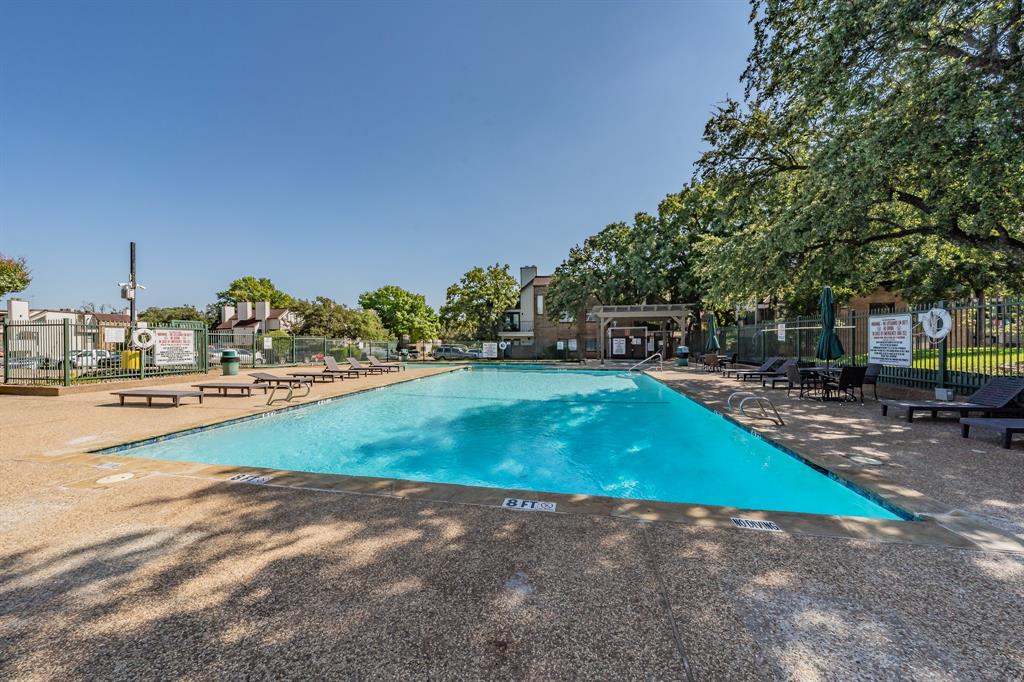 Arlington Oaks Condo - Residential