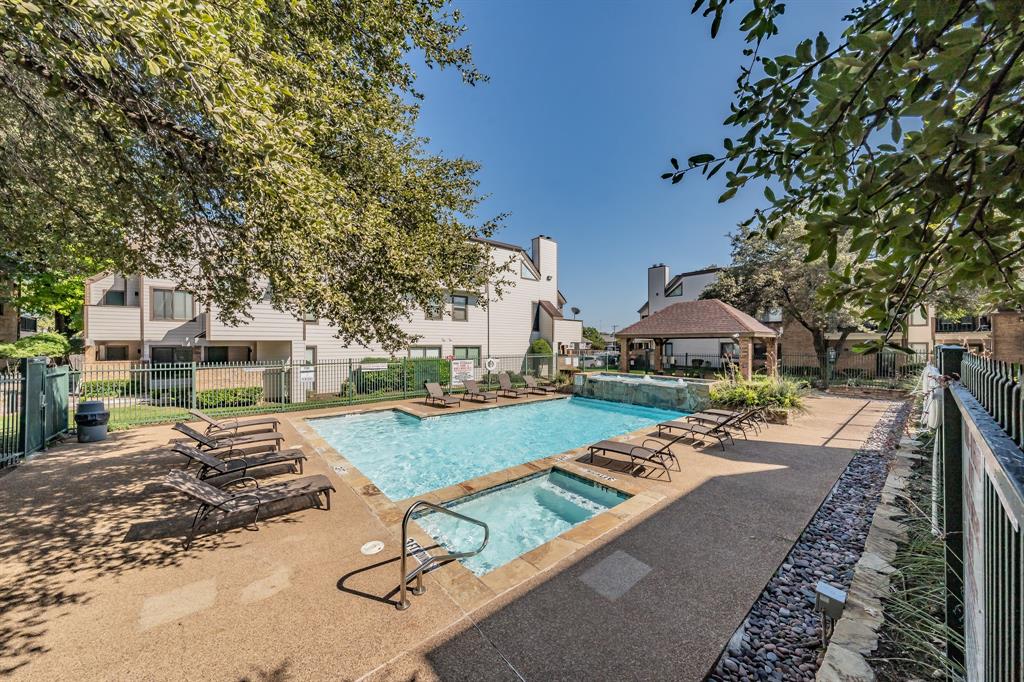 Arlington Oaks Condo - Residential
