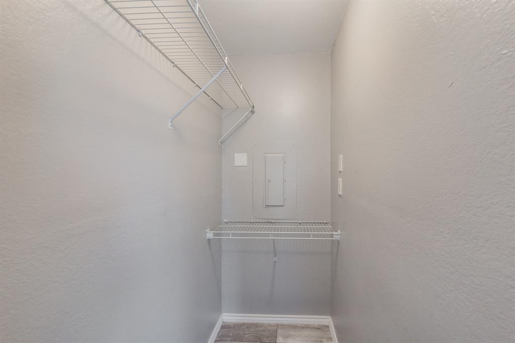 Arlington Oaks Condo - Residential