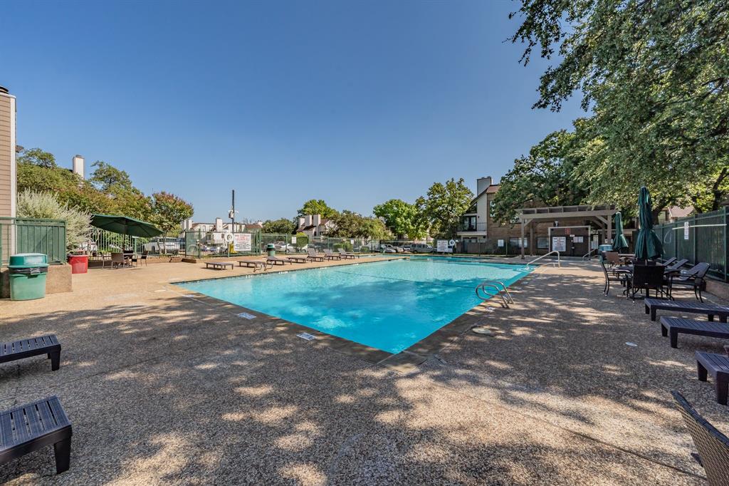 Arlington Oaks Condo - Residential