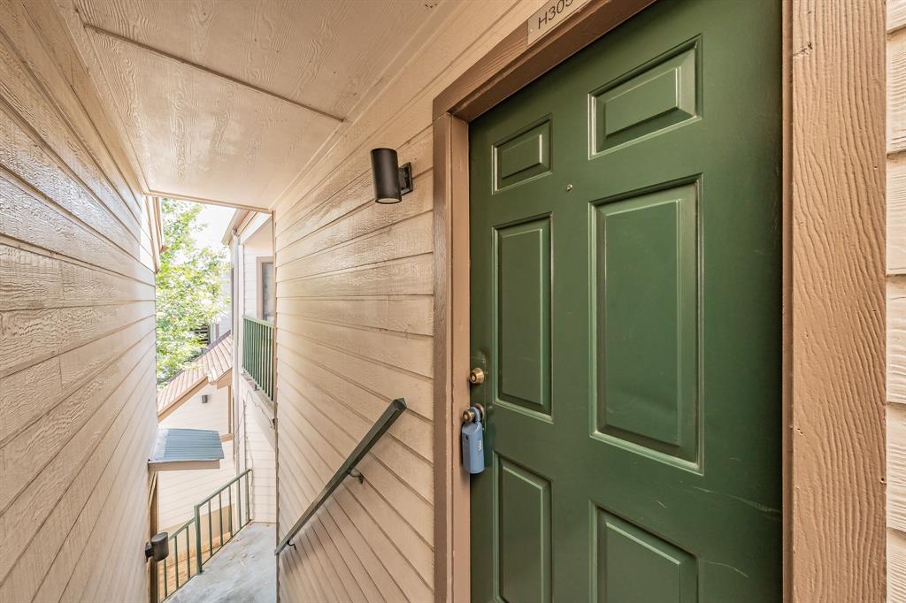 Arlington Oaks Condo - Residential