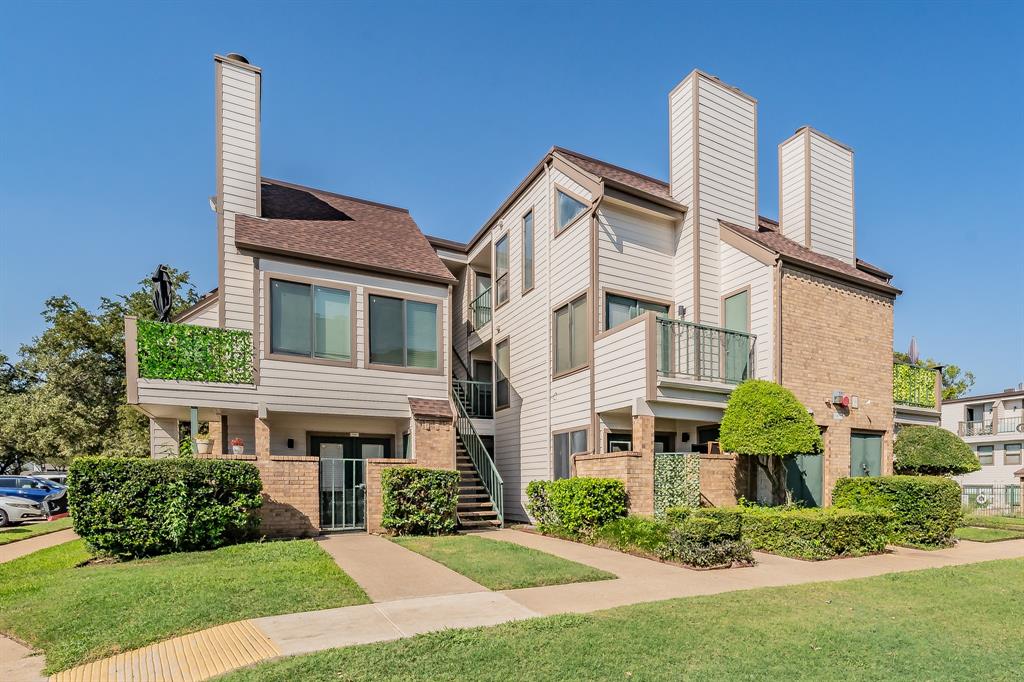 Arlington Oaks Condo - Residential