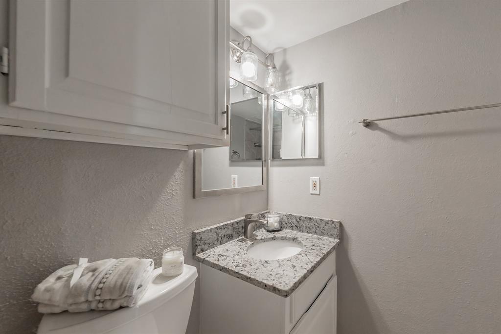 Arlington Oaks Condo - Residential